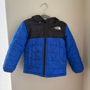 The North Face Boys Blue and Black Quilted Hooded Jacket size 3T